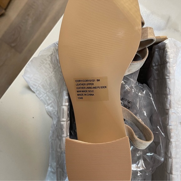Steve Madden CORY Natural Suede - Never Worn! - Picture 6 of 6